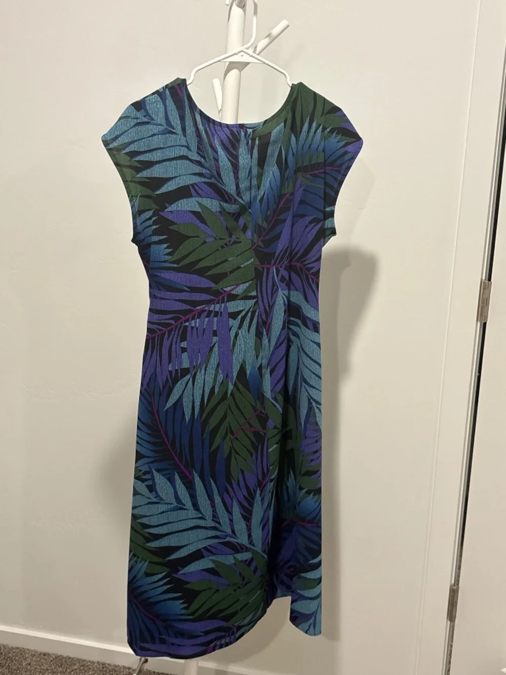 Connected Apparel Green and Blue Pattered Midi Dress Size 8 NWT - Picture 4 of 4